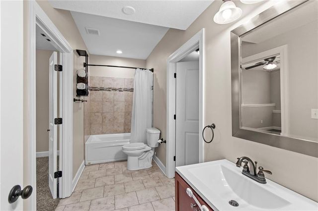 8119 NW Venita Street, Weatherby Lake, MO 64152