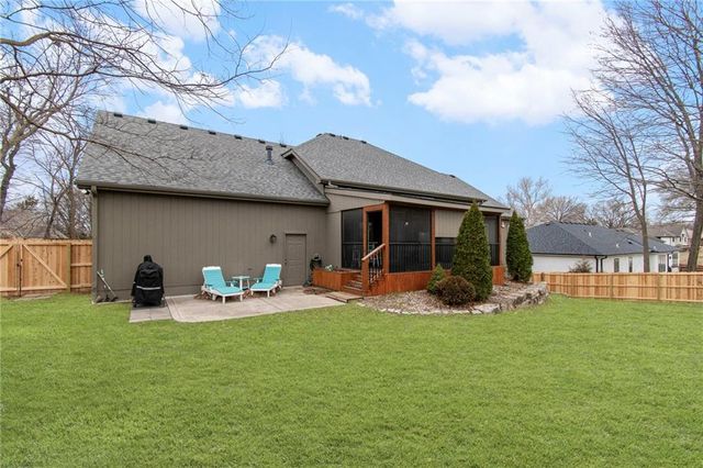 8119 NW Venita Street, Weatherby Lake, MO 64152