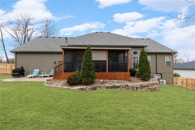 8119 NW Venita Street, Weatherby Lake, MO 64152