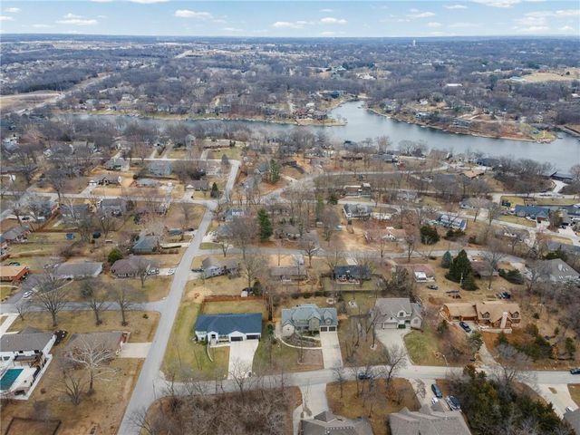 8119 NW Venita Street, Weatherby Lake, MO 64152