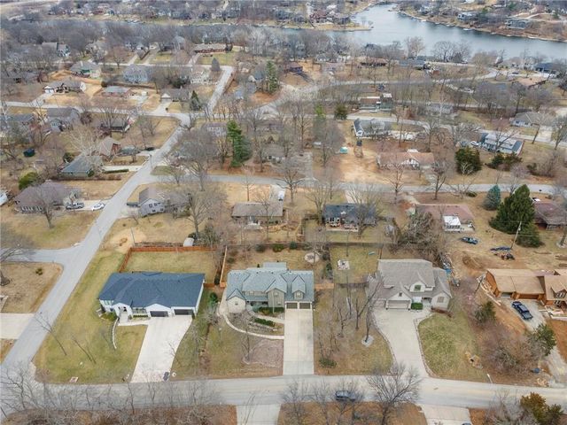 8119 NW Venita Street, Weatherby Lake, MO 64152