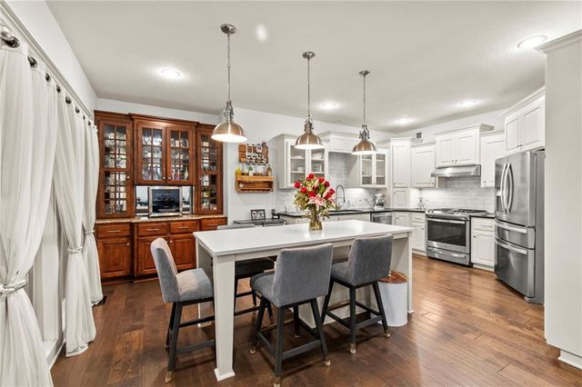 8119 NW Venita Street, Weatherby Lake, MO 64152