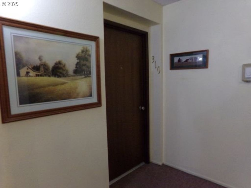 950 EVERGREEN Rd 310, Woodburn, OR 97071