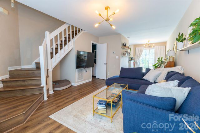 8159 Circle Tree Lane, Charlotte, NC 28277