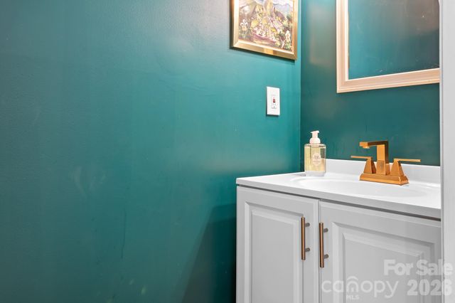 8159 Circle Tree Lane, Charlotte, NC 28277