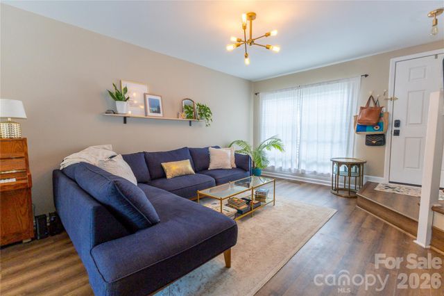 8159 Circle Tree Lane, Charlotte, NC 28277