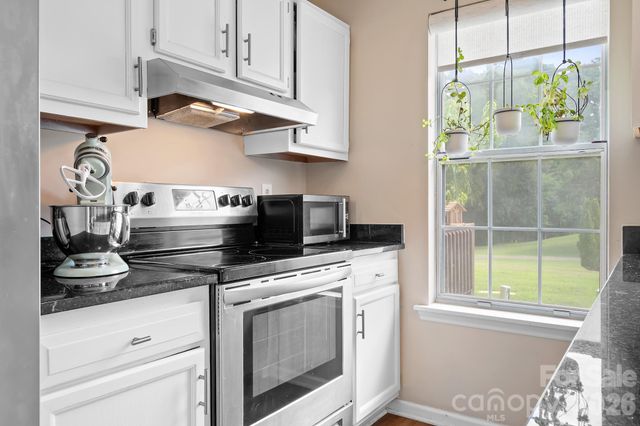 8159 Circle Tree Lane, Charlotte, NC 28277