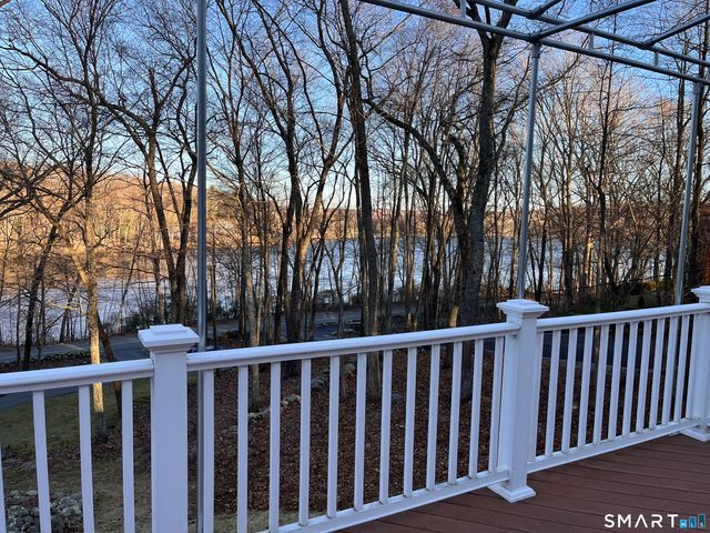 137 Upper Pattagansett Road, East Lyme, CT 06333