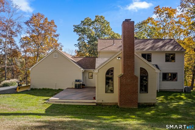 137 Upper Pattagansett Road, East Lyme, CT 06333