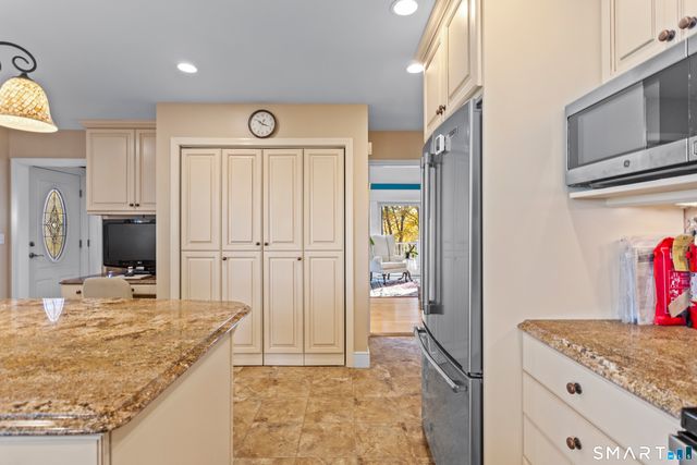 137 Upper Pattagansett Road, East Lyme, CT 06333