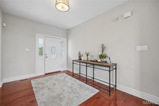 3027 Windsor Point Drive, St Louis, MO 63129