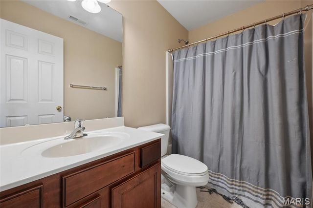 3027 Windsor Point Drive, St Louis, MO 63129