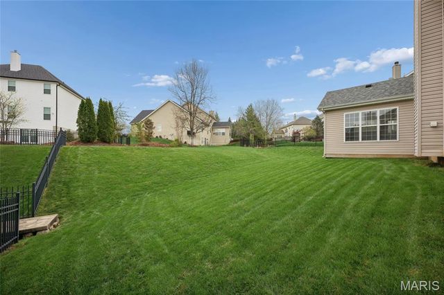 3027 Windsor Point Drive, St Louis, MO 63129