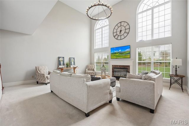 3027 Windsor Point Drive, St Louis, MO 63129