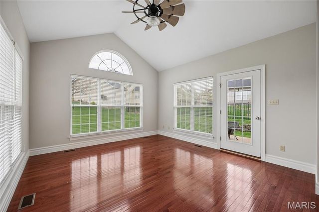 3027 Windsor Point Drive, St Louis, MO 63129