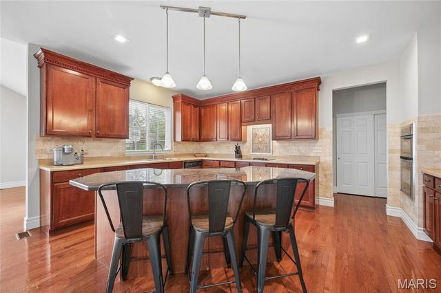 3027 Windsor Point Drive, St Louis, MO 63129