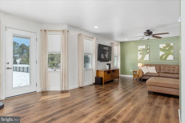 293 QUAINT SWAN DALE DR, Martinsburg, WV 25404