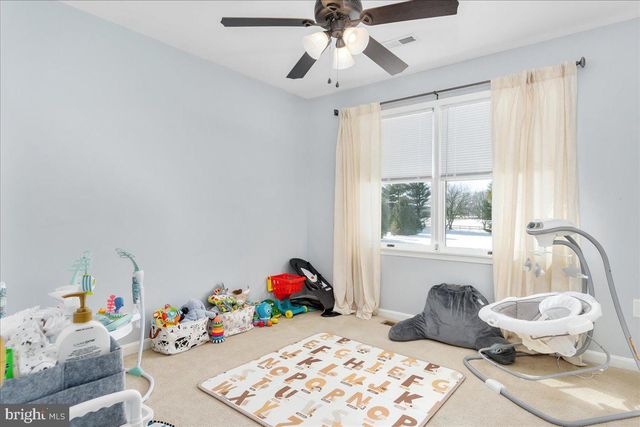 293 QUAINT SWAN DALE DR, Martinsburg, WV 25404