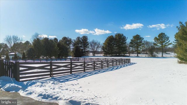 293 QUAINT SWAN DALE DR, Martinsburg, WV 25404