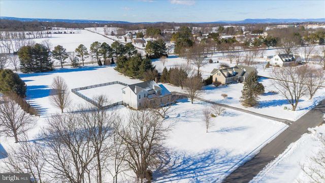 293 QUAINT SWAN DALE DR, Martinsburg, WV 25404