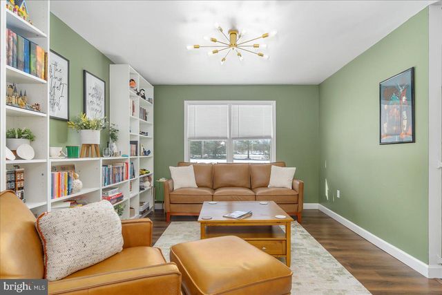 293 QUAINT SWAN DALE DR, Martinsburg, WV 25404