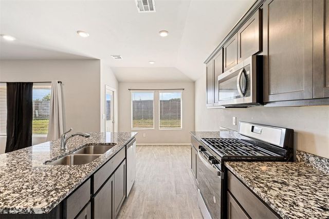 2405 Iris Court, Yukon, OK 73099