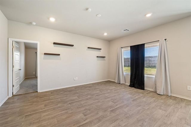 2405 Iris Court, Yukon, OK 73099