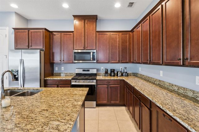 5087 TWIN LAKES BOULEVARD, St Cloud, FL 34772