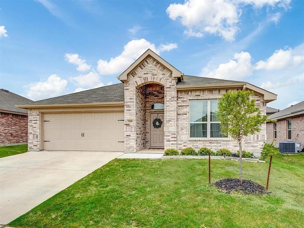 9109 Glen Mills Trail, Fort Worth, TX 76179