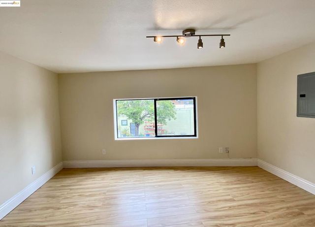 3607 Maple Ave, Oakland, CA 94602