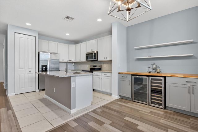 325 NW 33rd Lane, Pompano Beach, FL 33069