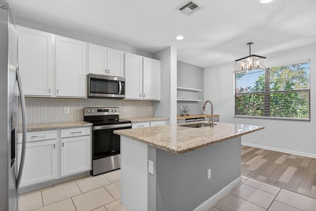 325 NW 33rd Lane, Pompano Beach, FL 33069