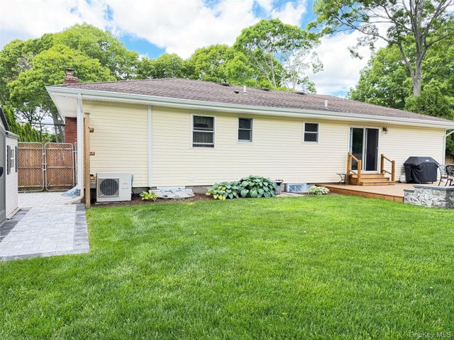 147 Hounslow Road, Shirley, NY 11967