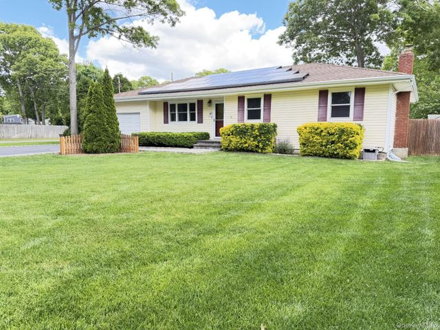 147 Hounslow Road, Shirley, NY 11967