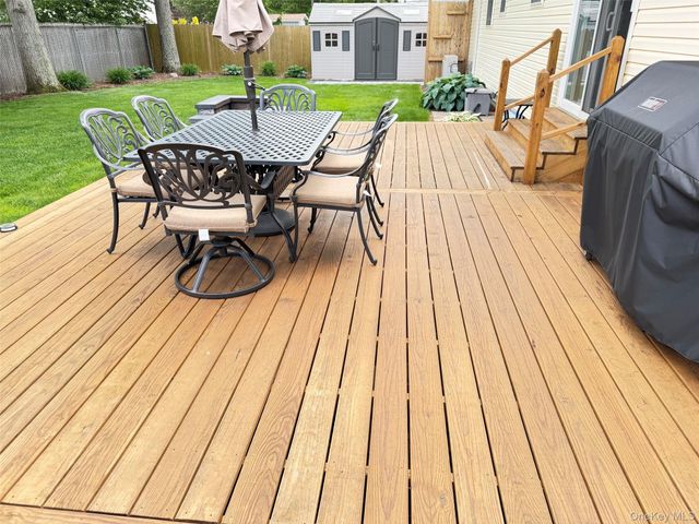 147 Hounslow Road, Shirley, NY 11967
