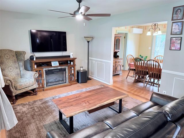 147 Hounslow Road, Shirley, NY 11967