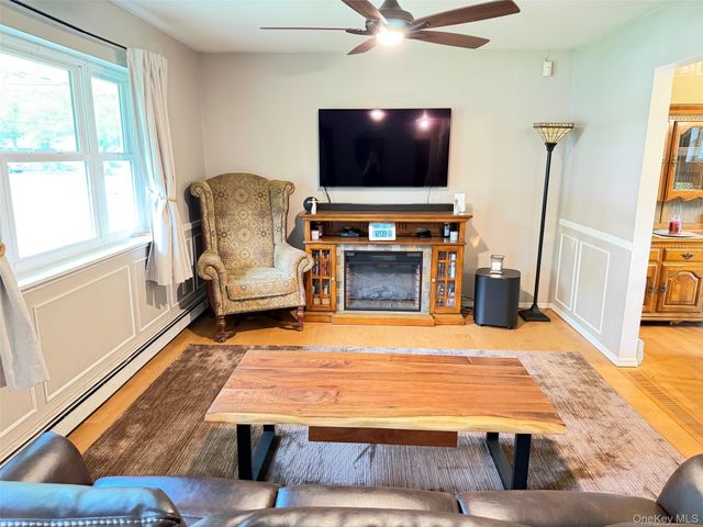 147 Hounslow Road, Shirley, NY 11967