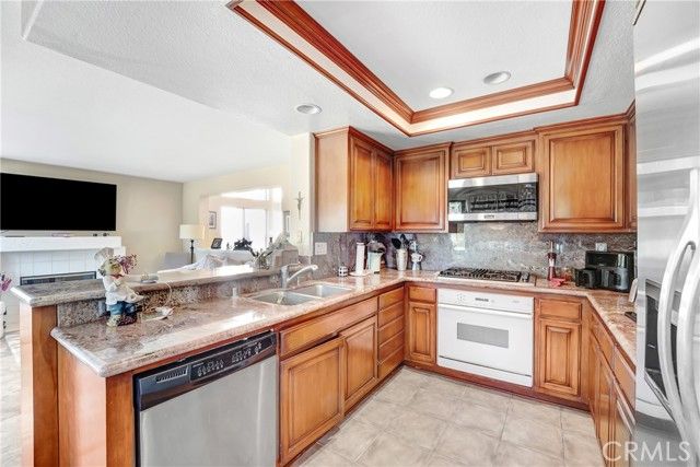 3739 Calle Jazmin, Calabasas, CA 91302