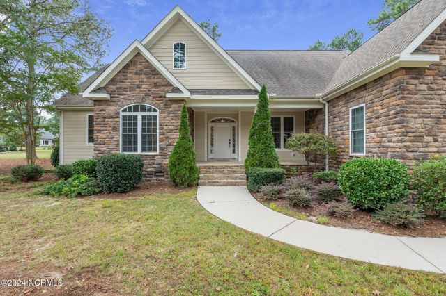 108 Hammerstone Circle, Whispering Pines, NC 28327