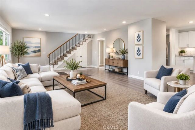 1001 W Myrtle, Santa Ana, CA 92703