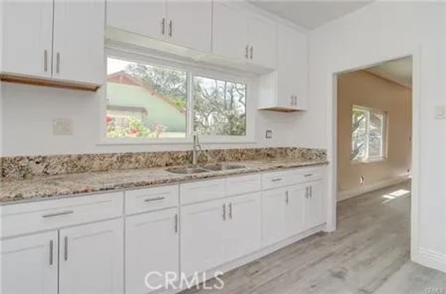 1001 W Myrtle, Santa Ana, CA 92703
