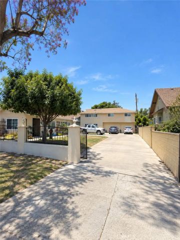 1001 W Myrtle, Santa Ana, CA 92703