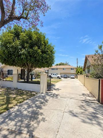 1001 W Myrtle, Santa Ana, CA 92703