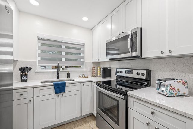 12311 CLOVERSTONE DRIVE, Tampa, FL 33624