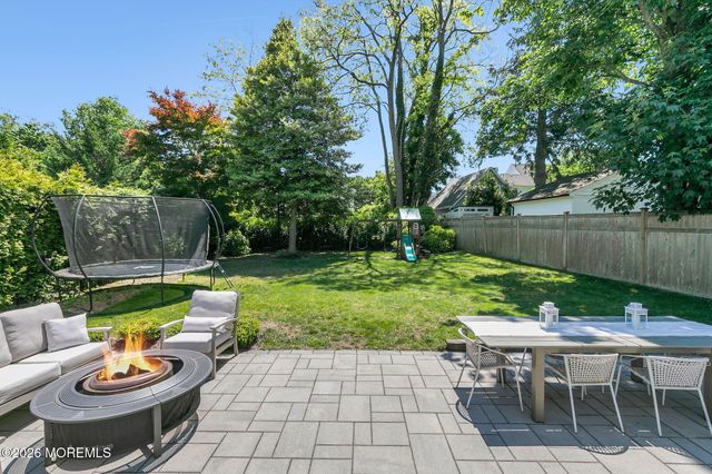 14 Sycamore Lane, Fair Haven, NJ 07704