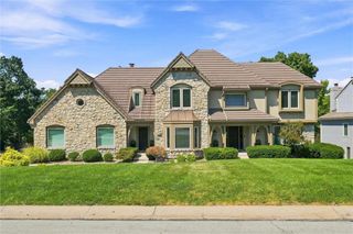 12520 Sherwood Street, Leawood, KS 66209