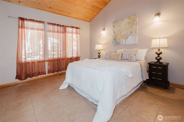 5182 Phillips Road SE, Port Orchard, WA 98367