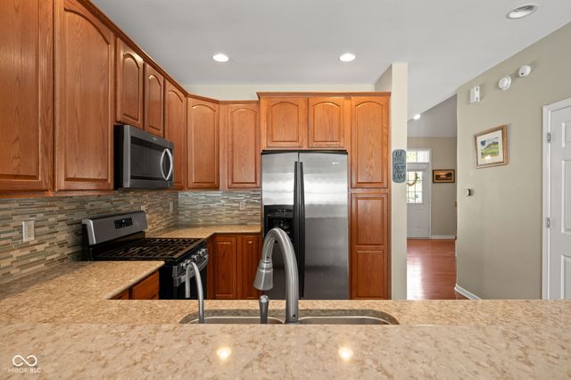 15532 Crofton Place, Westfield, IN 46074