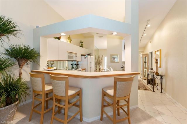 7050 Barrington CIR 201, Naples, FL 34108