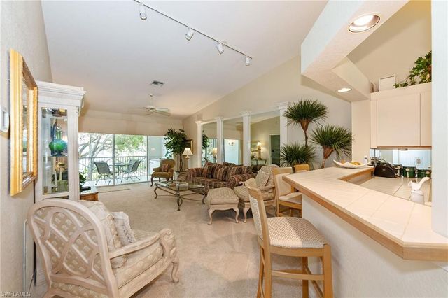 7050 Barrington CIR 201, Naples, FL 34108